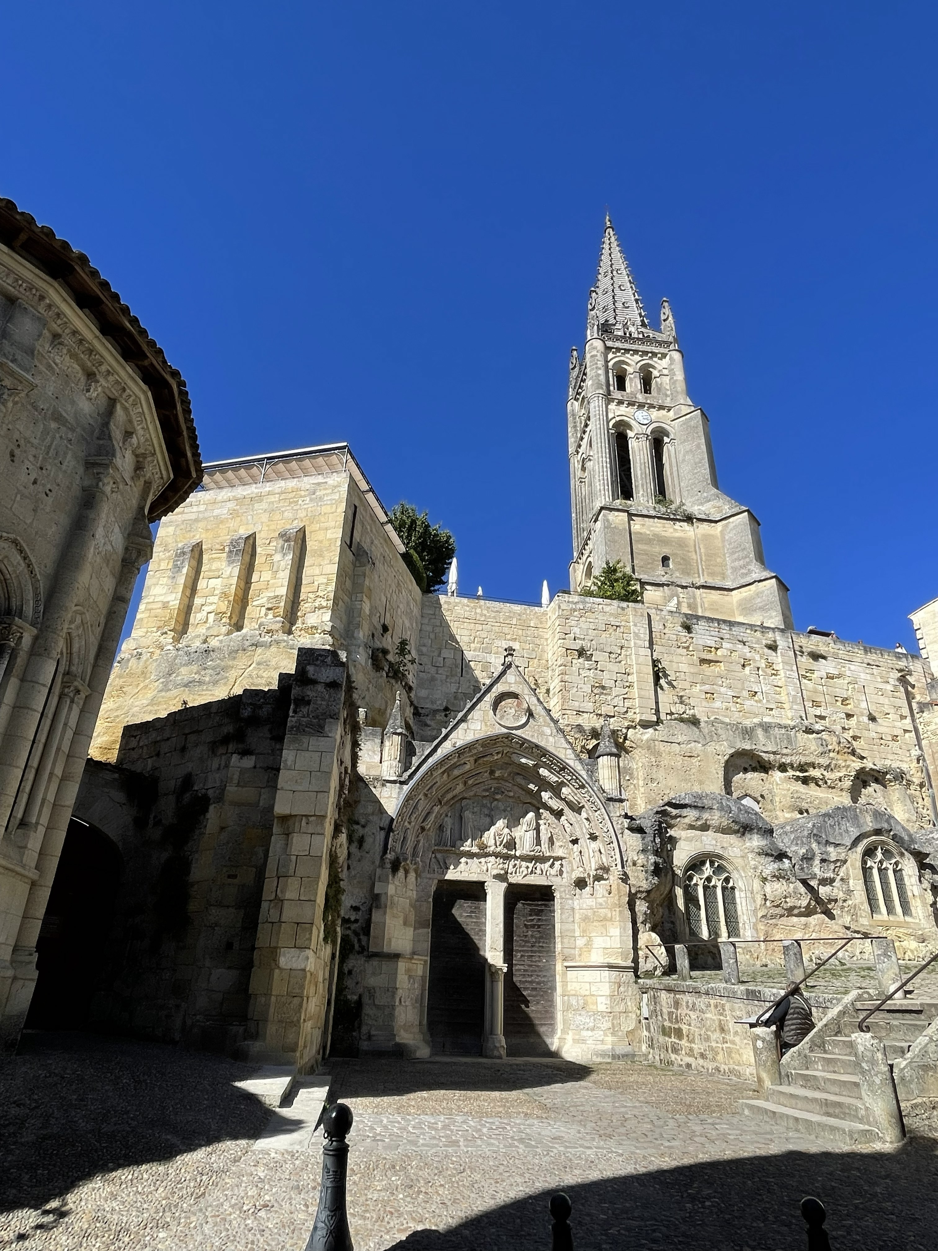 サンテミリオンのモノリット教会